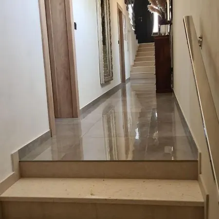 Queen Guest house