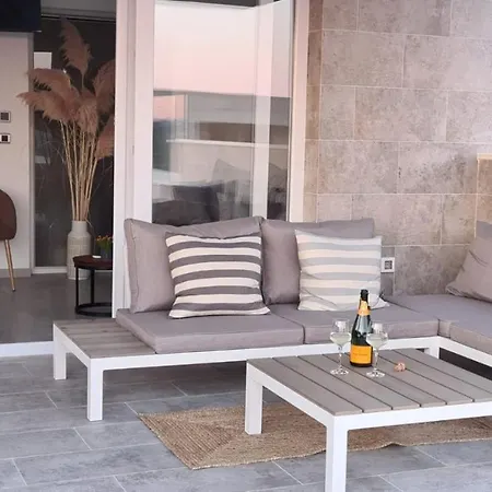 Queen 招待所 扎达尔