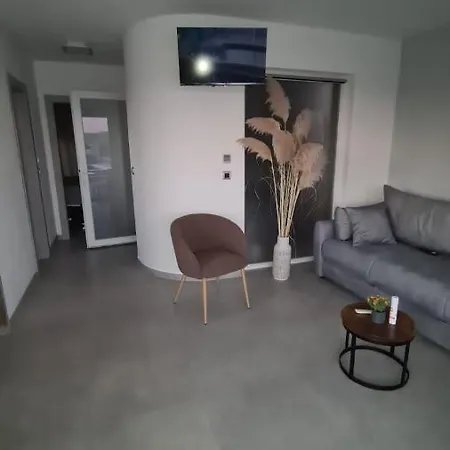 Queen Guest house 3*