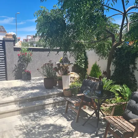 招待所 Queen 扎达尔