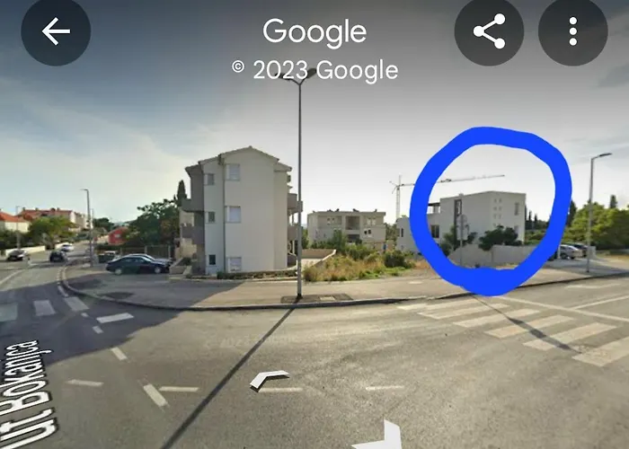 ゲストハウス Queen 3*