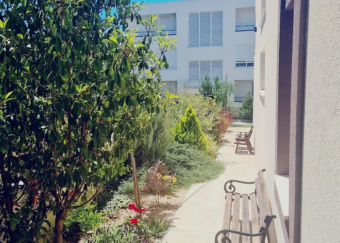 Queen ゲストハウス